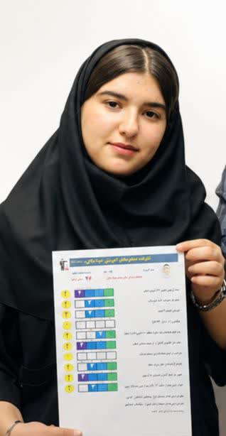 گفتگو با مهنا ساکی پایه نهم قهرمان پیشرفت از شهر دورود