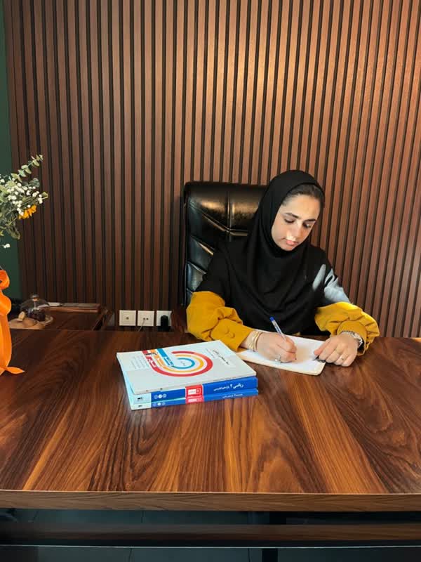 گفتگو بامهدیه عابدی پشتیبان گروه کنکور از کمالشهر