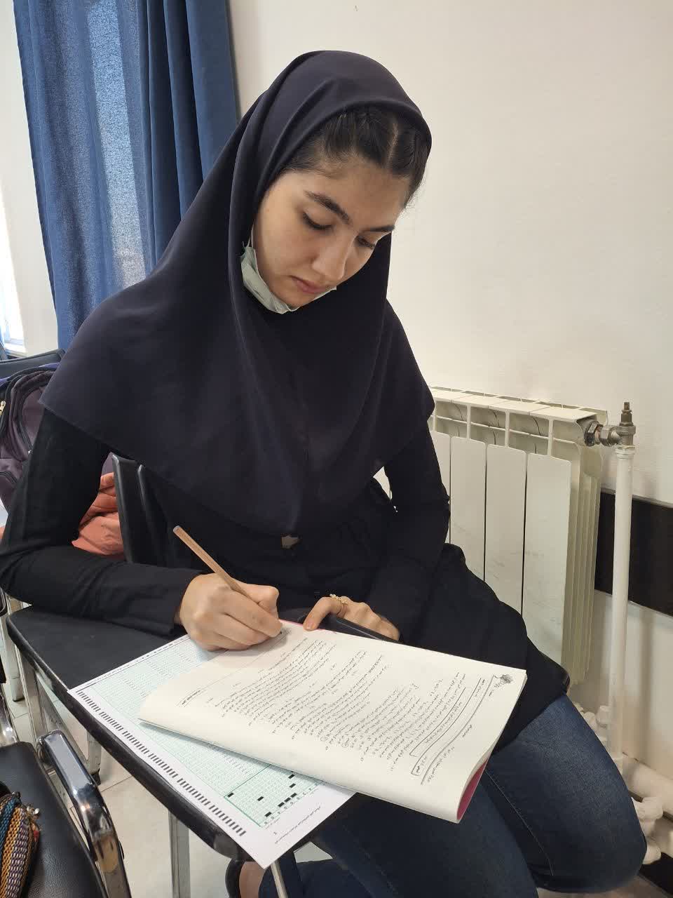 گفتگو و مصاحبه با مهدیس شهبازی دانش آموز دوازدهم ریاضی از تهران