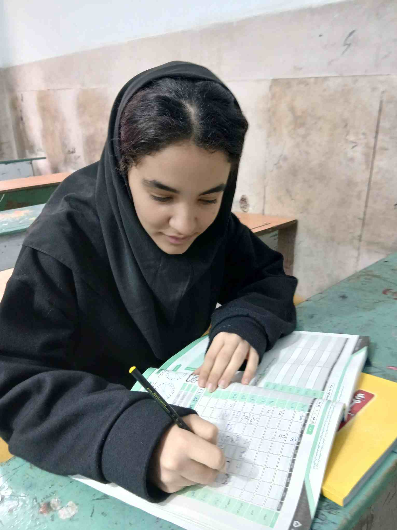 گفت و گو با کیانا صمدی دانش آموز دوازدهم تجربی