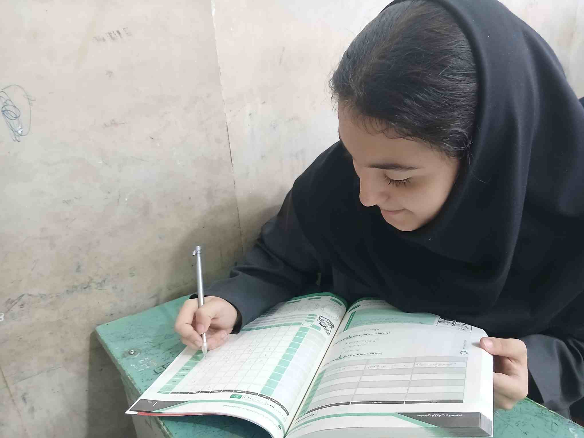 گفت و گو با نلی شاهی جانی دانش آموز دوازدهم تجربی