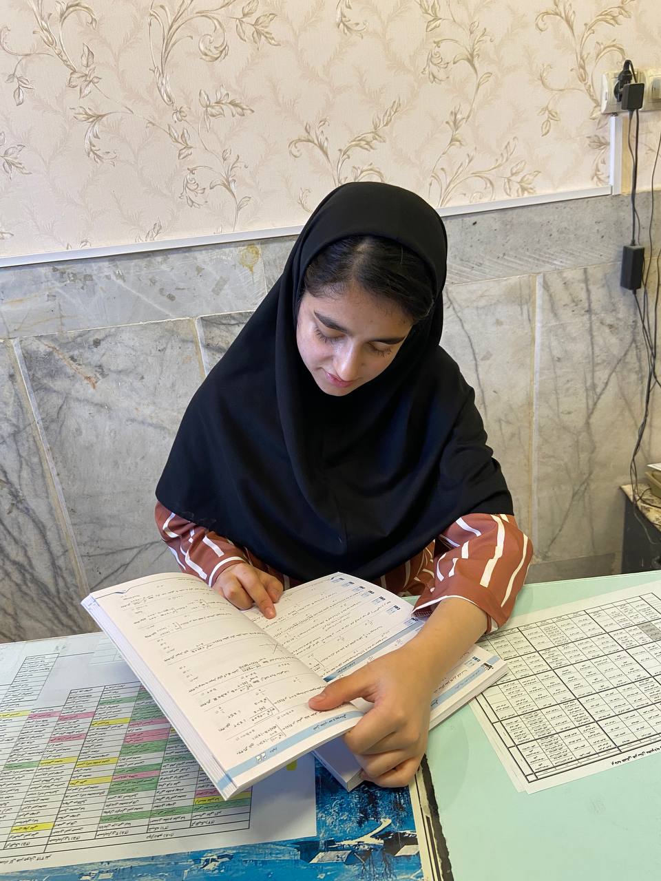 گفتگوبا مبینا عظیمی ؛پایه دهم تجربی قهرمان پیوستگی تابستان