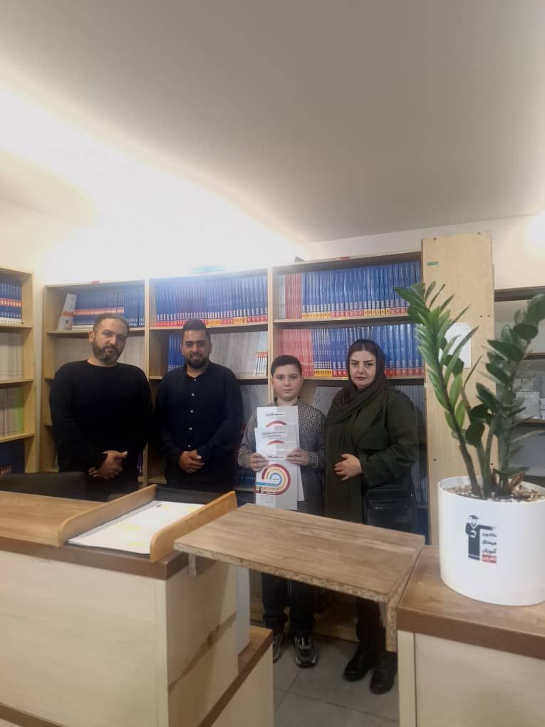 گفت  گو با ماکان نجار صادقی:قهرمان پیوستگی پنجم دبستان