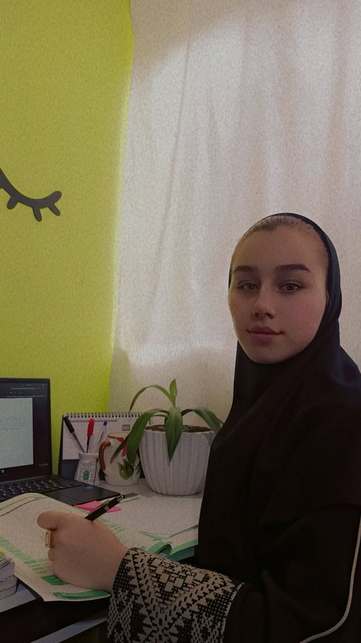 گفت و گو با آیسل قاسمی زاده: قهرمان پیوستگی یازدهم انسانی