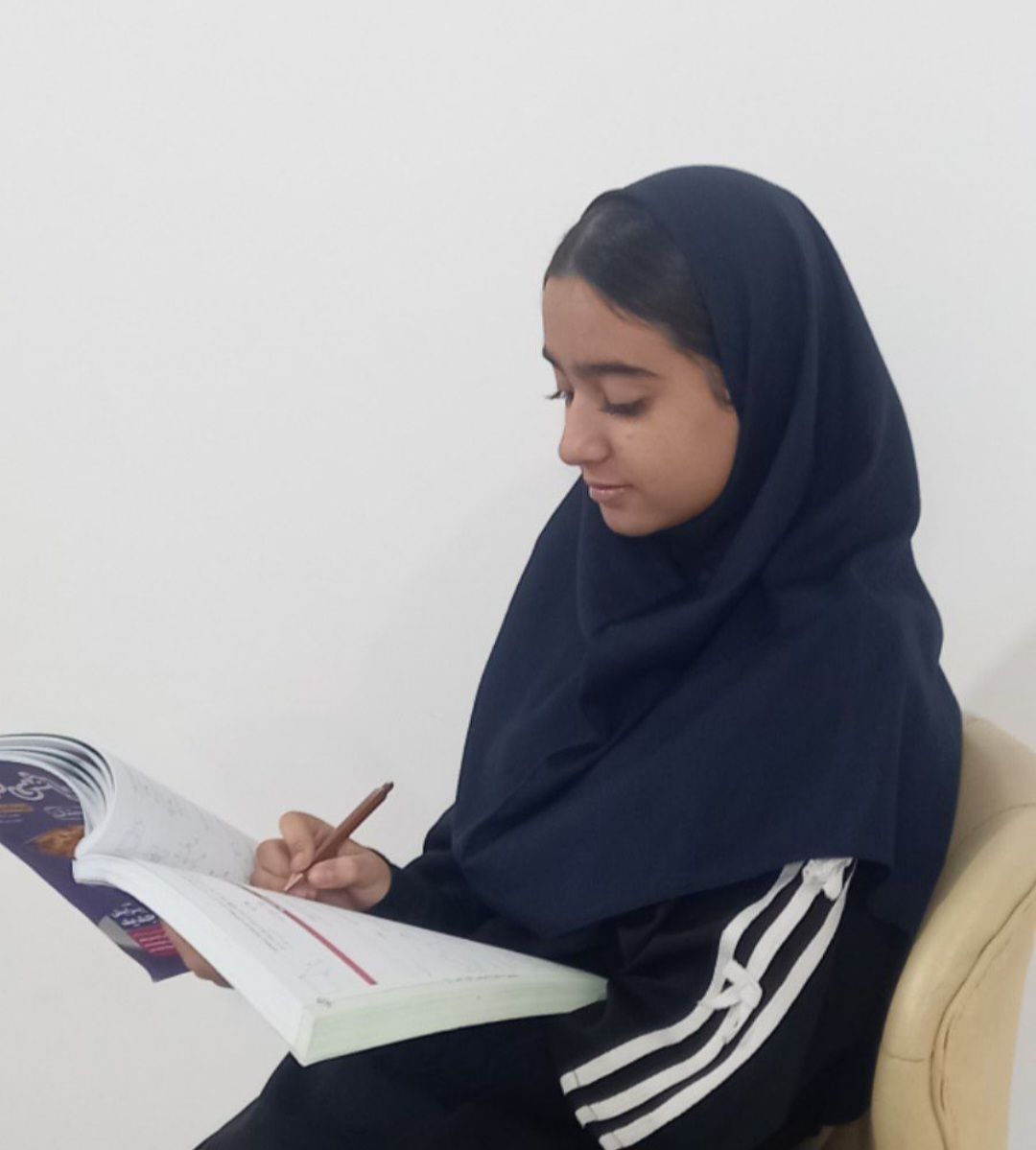 گفت و گو با مونا عابدی :قهرمان پیوستگی نهم