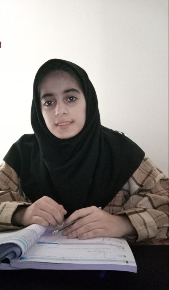 گفت و گو با پرند محمد زاده:قهرمان پیشرفت دهم تجربی