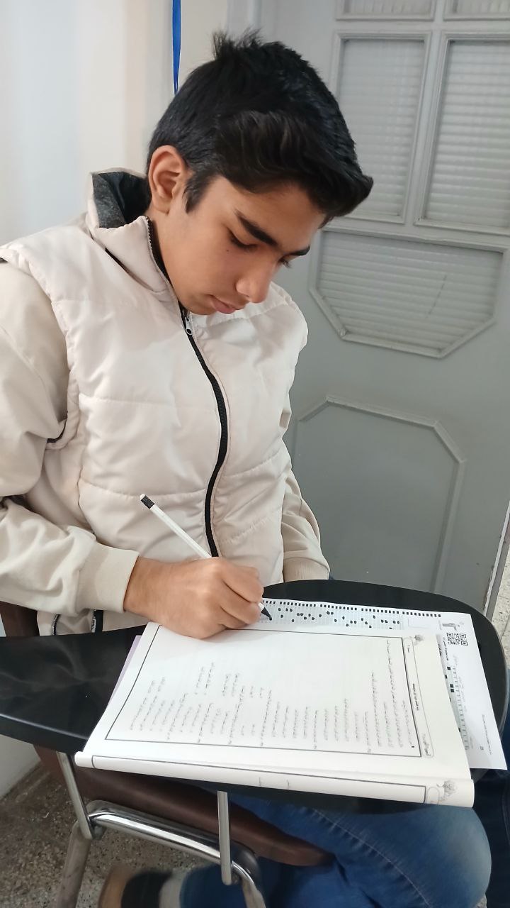 قهرمان تابستان، علی محمودی حسین آباد دانش آموز مقطع هشتم از مشهد