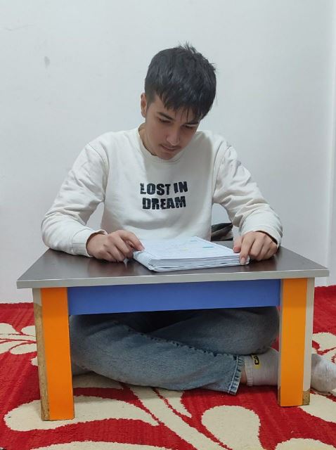 قهرمان پیشرفت، امیررضا لعل بدخشان دانش آموز مقطع یازدهم تجربی