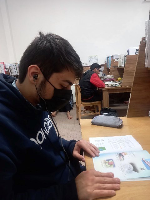 قهرمان پیشرفت، محمد جواد غلامپور دانش آموز مقطع دوازدهم ریاضی