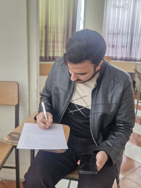 قهرمان پیشرفت، حسین رستگارمقدم دانش آموز مقطع دوازدهم انسانی