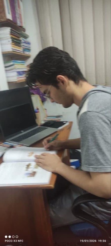 قهرمان پیشرفت، علی اصغر موسوی دانش آموز مقطع دوازدهم تجربی