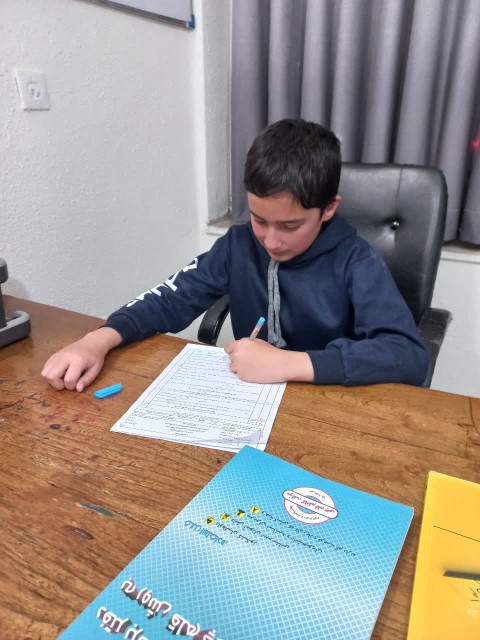 قهرمان پیشرفت، امید شایگان دانش آموز مقطع هفتم از مشهد