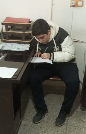 قهرمان پیوستگی، معین رضا خندان دانش آموز مقطع دوازدهم ریاضی