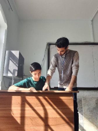 قهرمان پیشرفت، سید محمد حسین طالب الحق دانش آموز مقطع نهم از مشهد