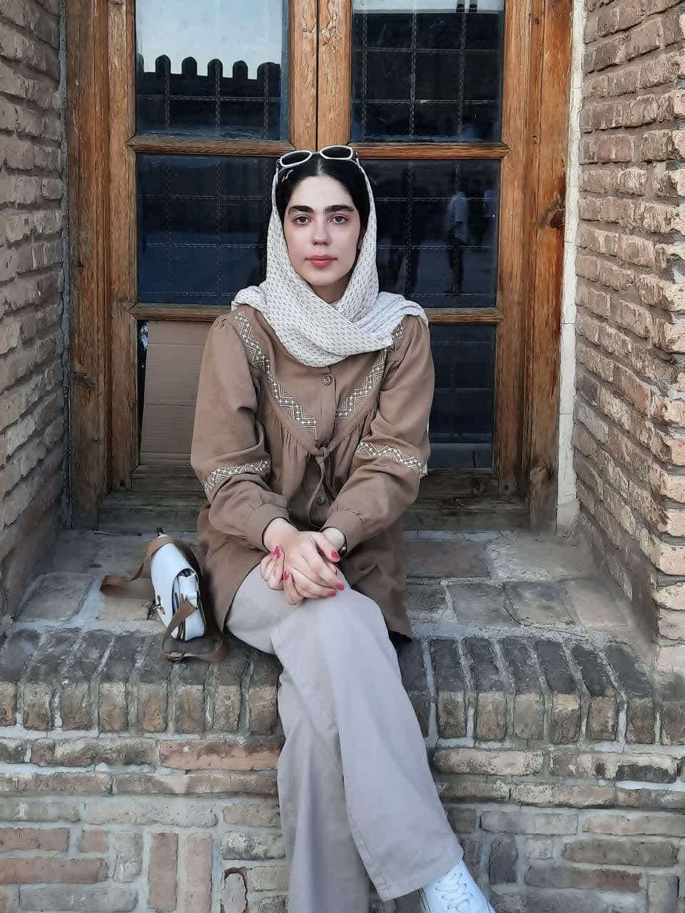 گفت و گو با طناز قاریان گراوند پایهی نهم عضو باشگاه 1000 تایی ها