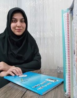 گفت و گو با آیناز حمزه ؛ عضو باشگاه پانصد تاییها دوازدهم انسانی