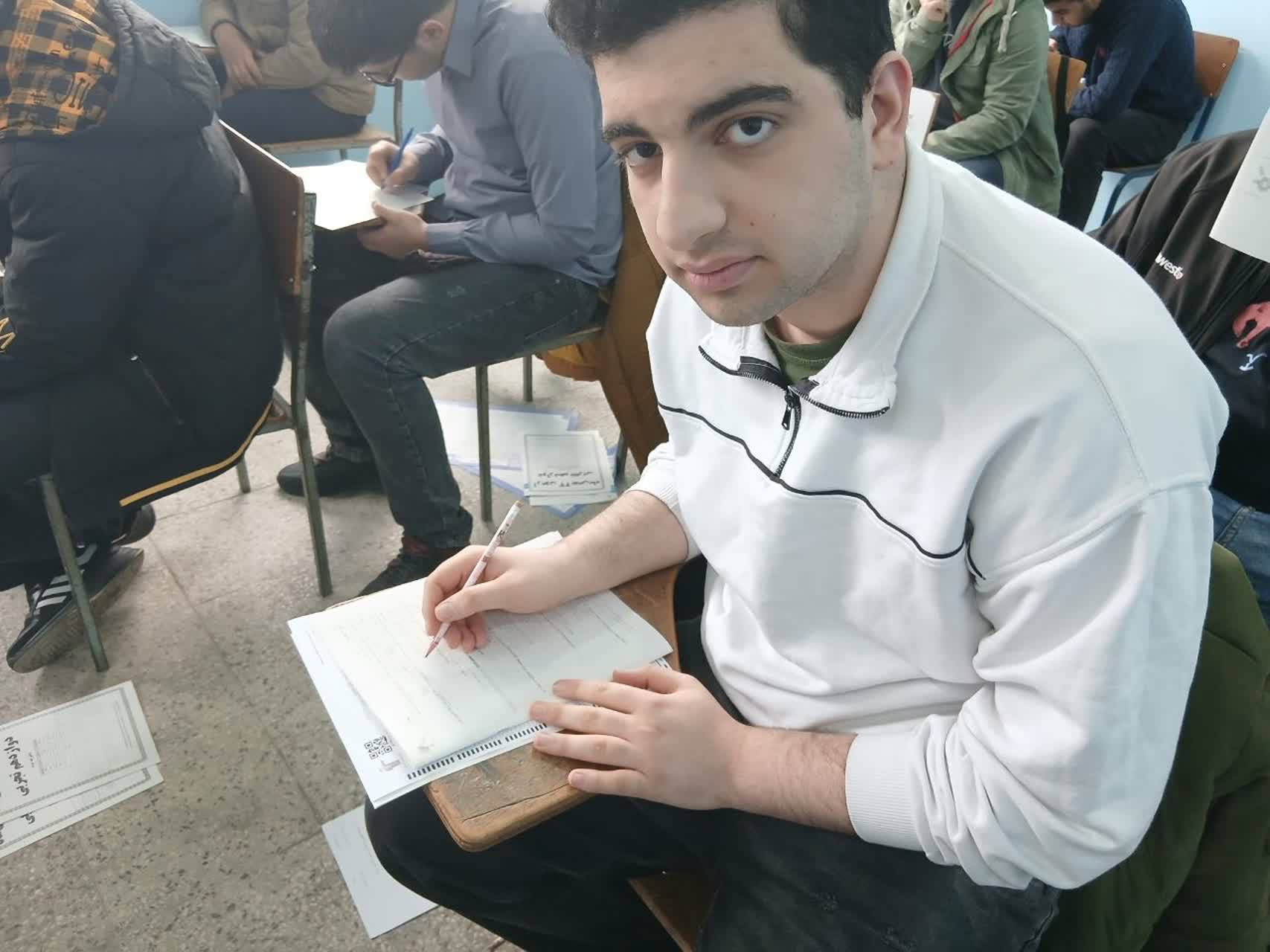 گفتگو با محمدمهدی بابایی؛ 767 پاسخ صحیح دوازدهم تجربی از قائم شهر