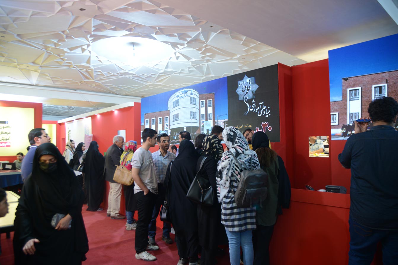 20 اردیبهشت1402: گزارش تصویری 1 ازحضور کانون در نمایشگاه کتاب