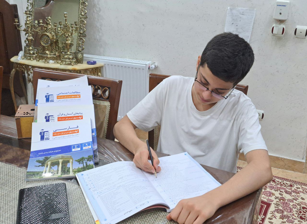 گفت وگوبا امیر پارسا رحیمی ؛ با 800 پاسخ صحیح نهم از ساری