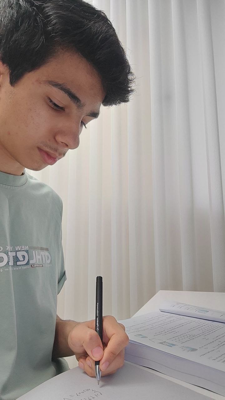 گفتگوباایمان بزرگ سهرابی؛ تمرین مکرر و استمرار دهم ریاضی/ساری