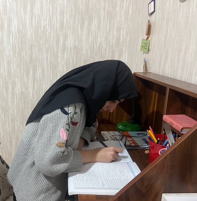 گفتگوباسمانه جوانیان جویباری؛ برنامه‌ریزی دقیق دوازدهم تجربی/ساری