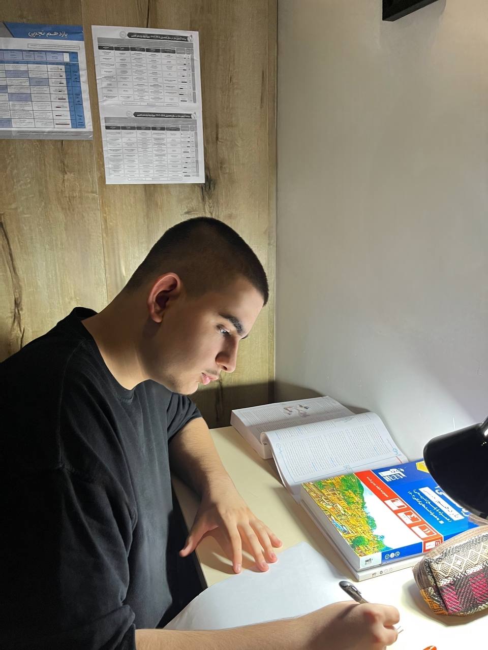 گفتگوبامهراب رشیدی ؛از تابستان شروع کنیم یازدهم تجربی/ساری