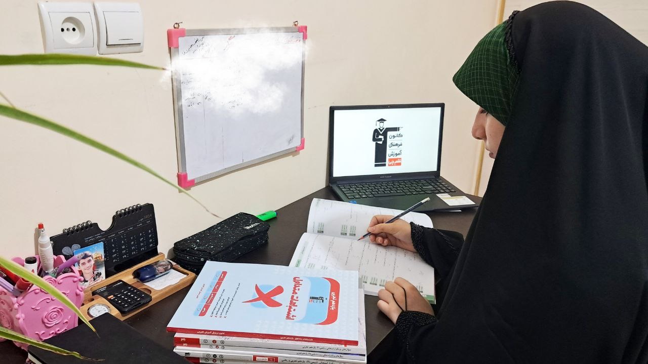 گفتگوبا محدثه مهدیزاده؛مدیریت زمان و مهارت تست  یازدهم تجربی/ساری