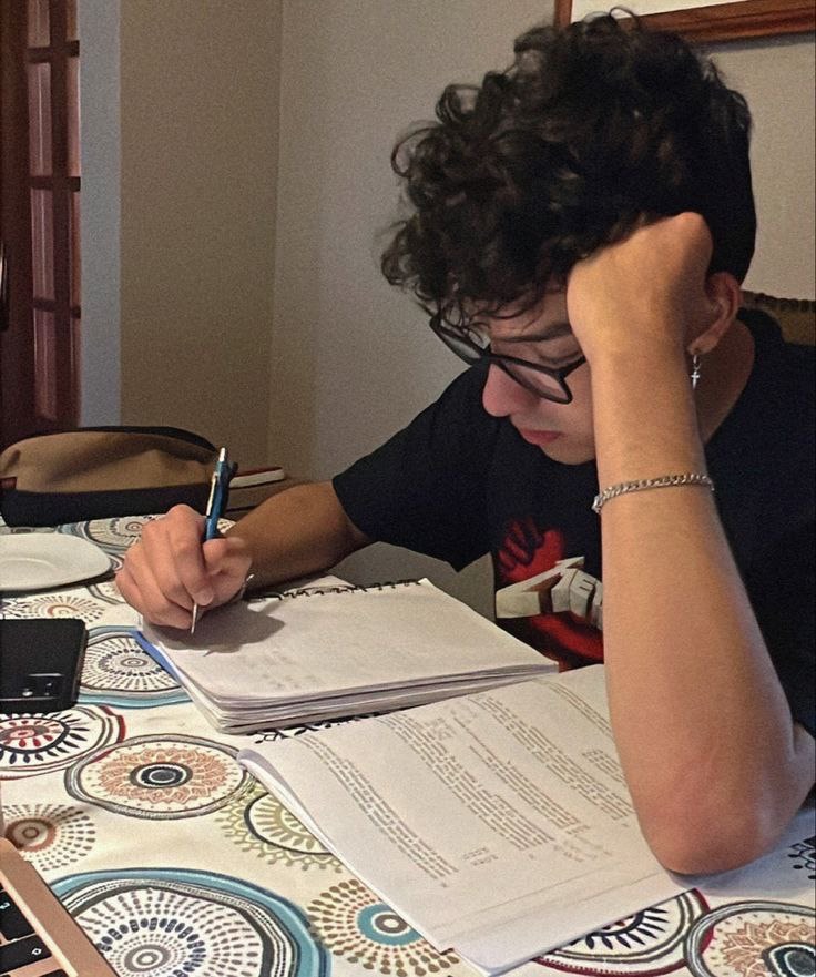 گفت وگوبا امیرحسین طیبی ; با 816 پاسخ صحیح یازدهم تجربی از ساری