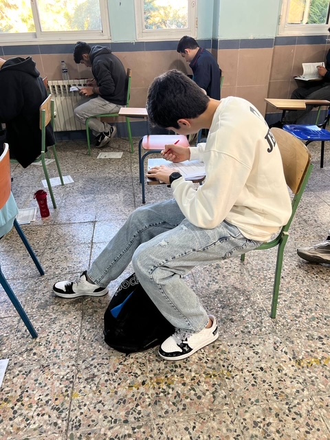 گفت وگوبا امیدرضا آزاد عنایت ; آزمون‌های حضوری دوازدهم تجربی/ساری