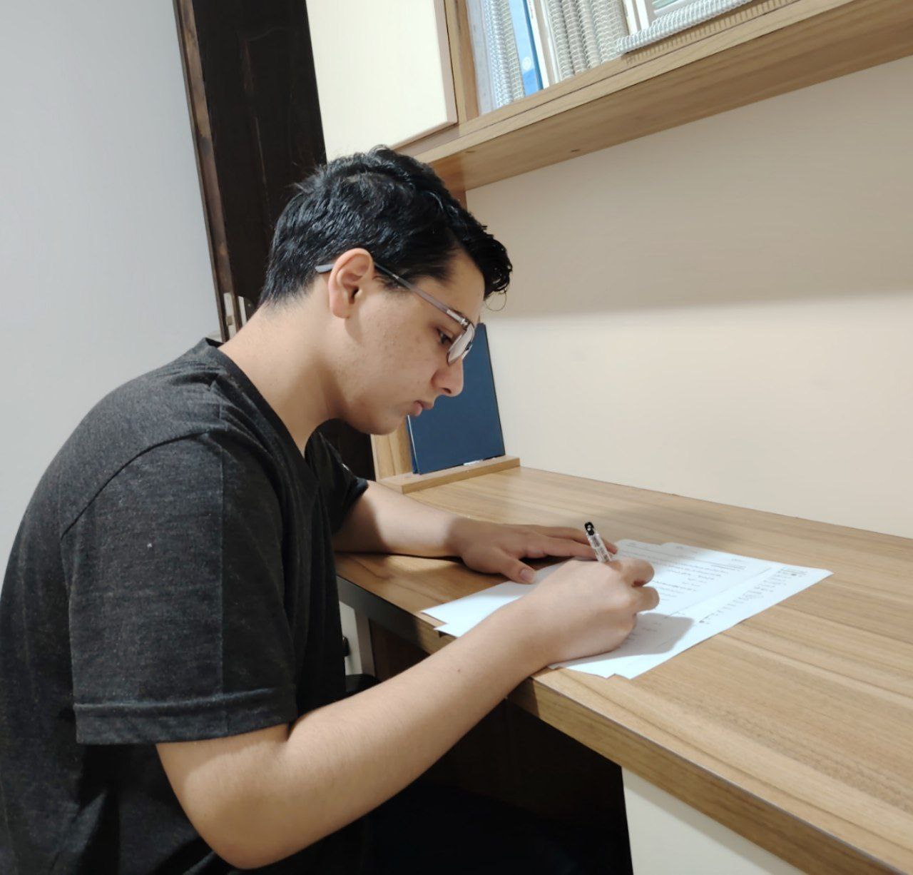 گفت وگوبا سپنتا صادقی نژاد ; با1011 پاسخ صحیح دوازدهم انسانی/ساری