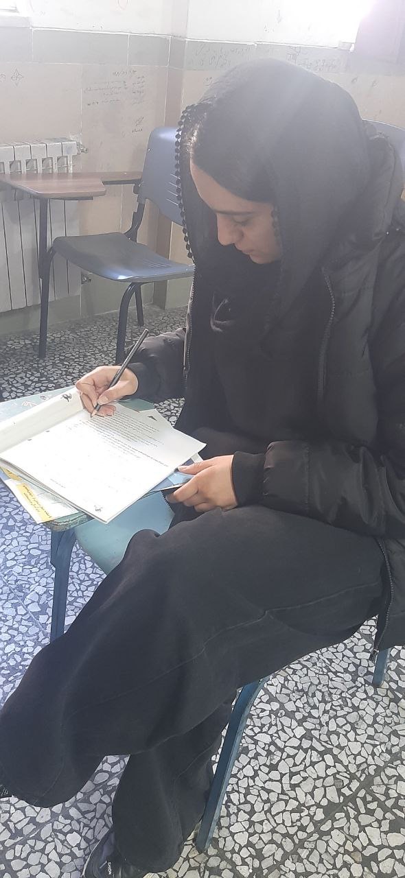 گفت وگوبا فاطمه باقری ; شرکت در آزمون حضوری یازدهم تجربی از ساری
