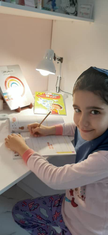 گفت وگوبا نهال والدساروی ; با 559 پاسخ صحیح چهارم دبستان از ساری