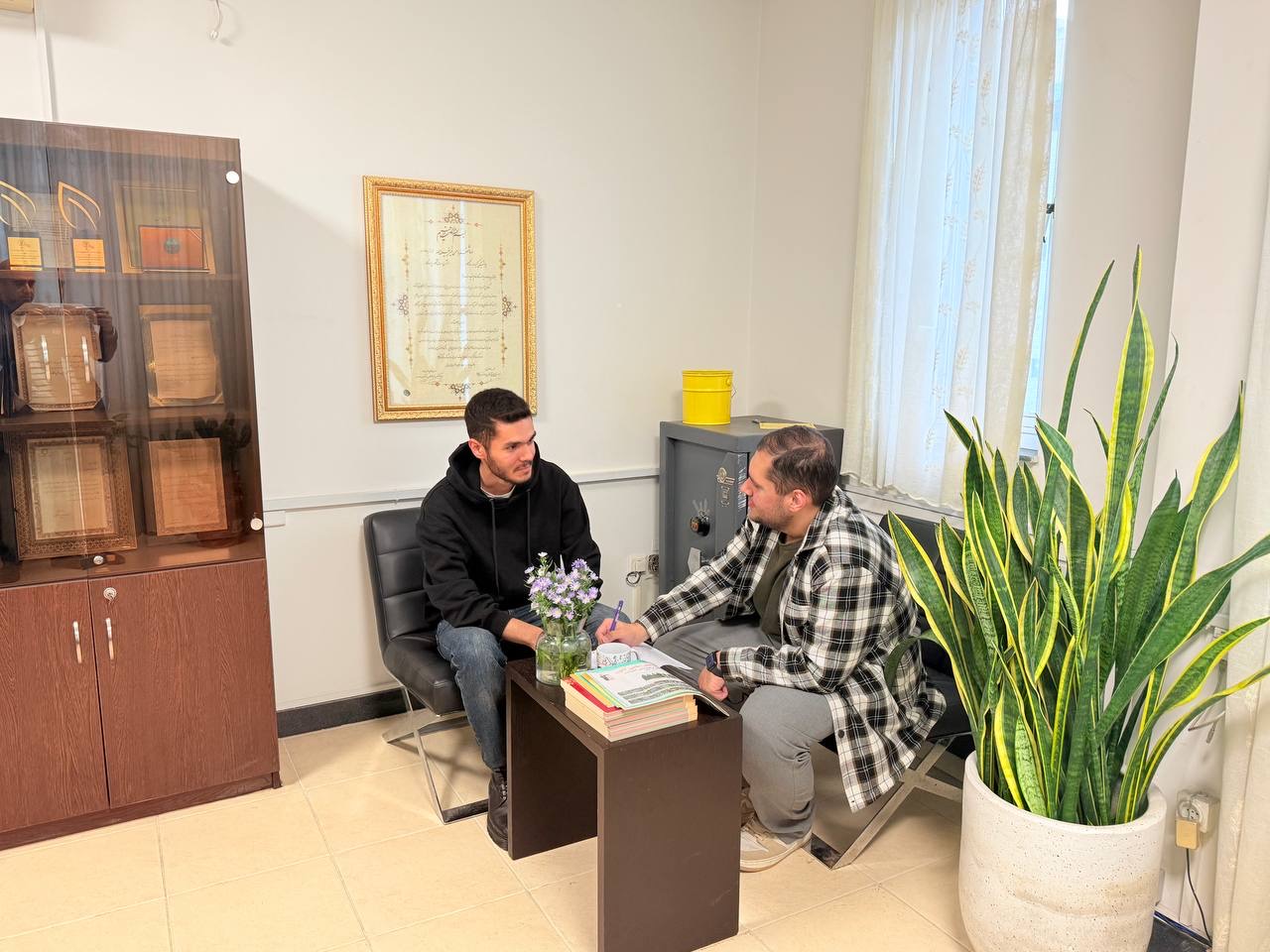 گفت و گو با علی عمادی ; پشتیبان برتر قهرمان پیشرفت درسی از ساری