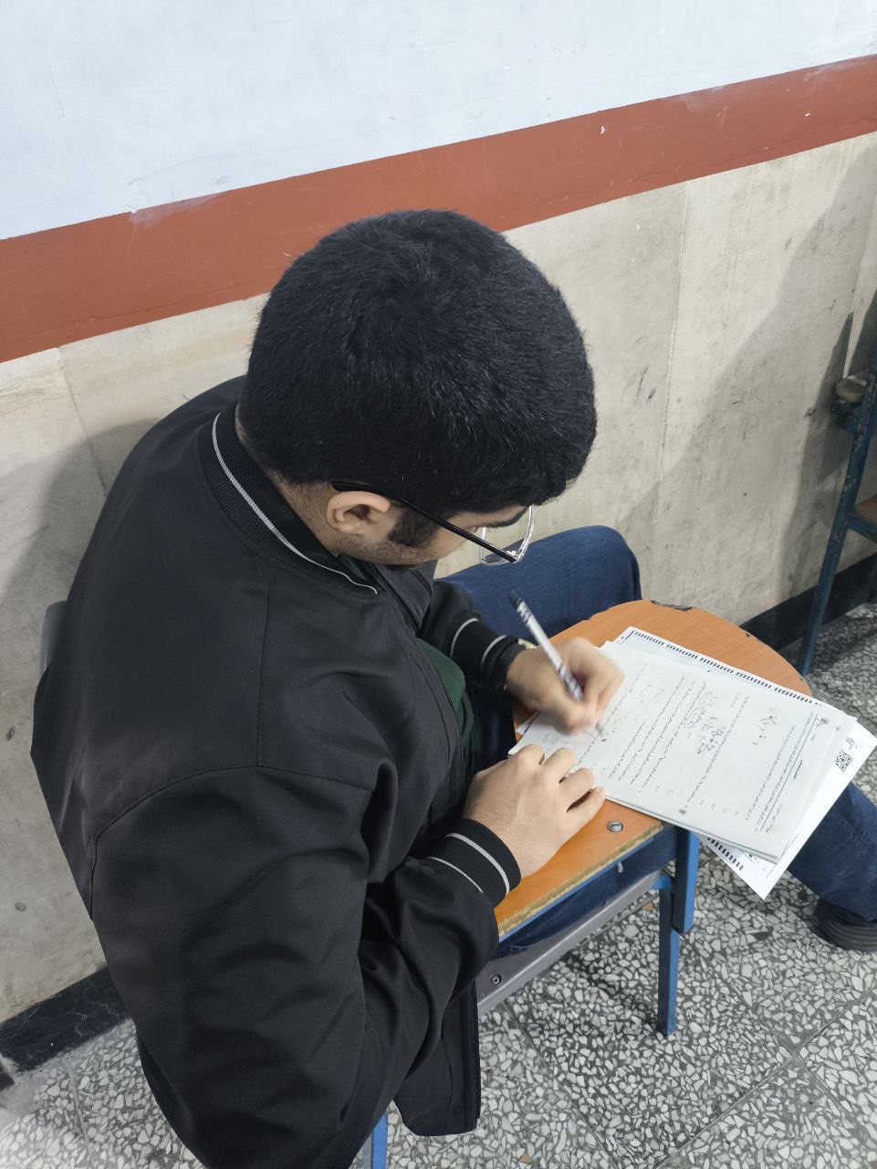 گفت وگو با حسین اسمعیلی ; با 262 پاسخ صحیح یازدهم تجربی از ساری