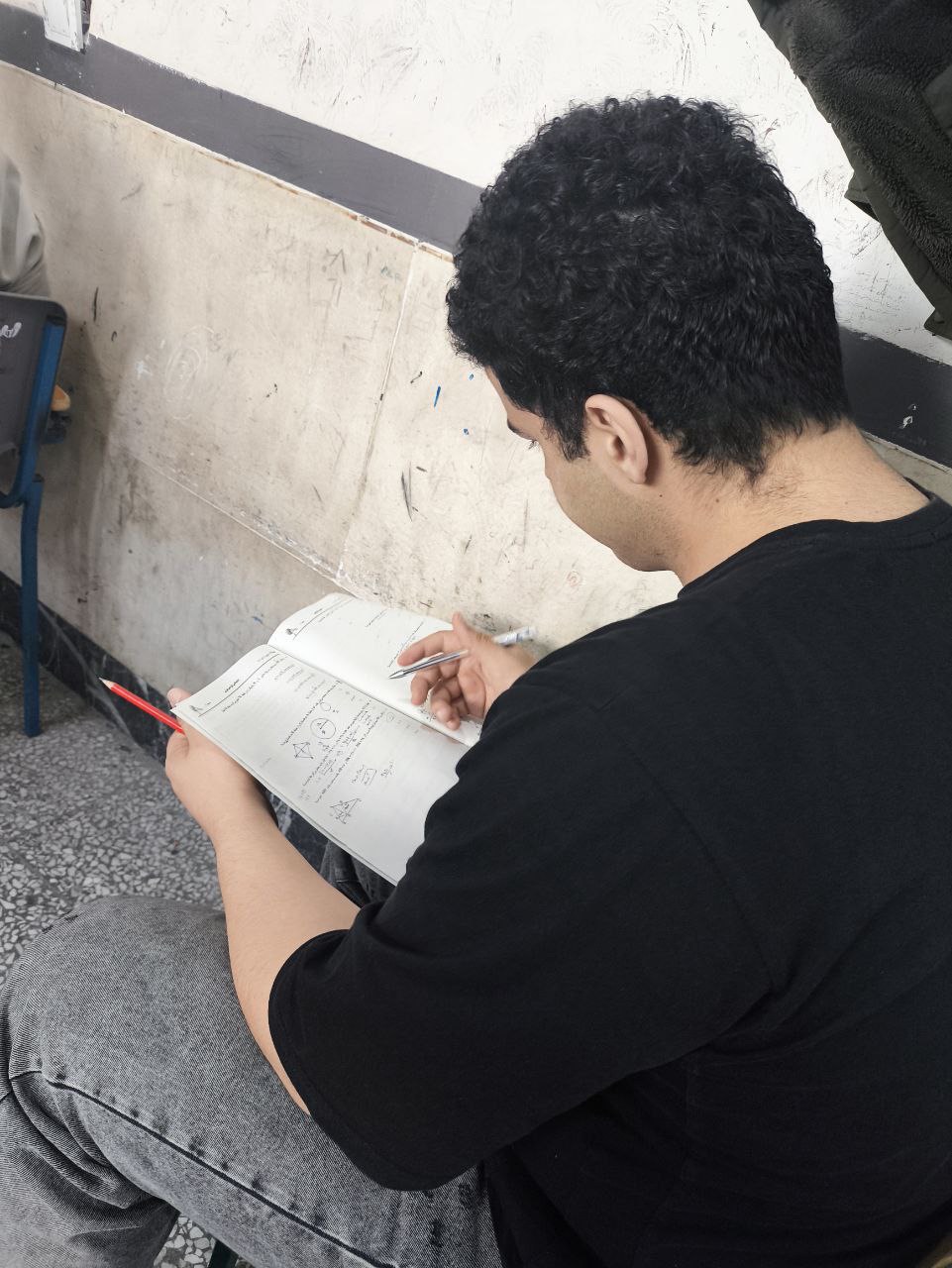 گفت و گو با عرشیا طیبی ; با 313 پاسخ صحیح یازدهم تجربی از ساری