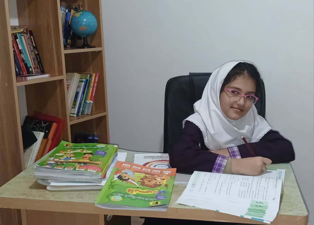 گفت وگو با هانا محمدی ; با312 پاسخ صحیح چهارم دبستان از ساری