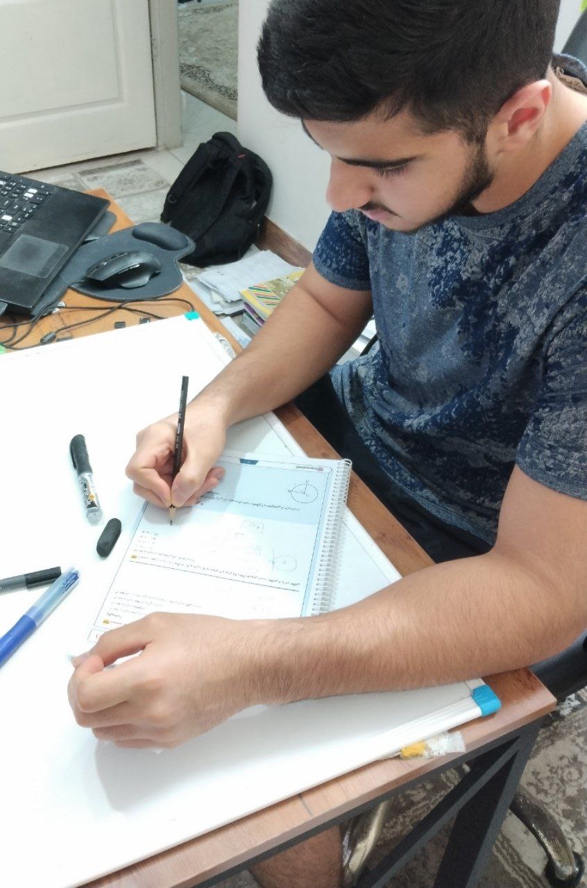 گفت وگوبا امیرحسین علی اکبرزاده;با287پاسخ صحیح یازدهم ریاضی/ساری