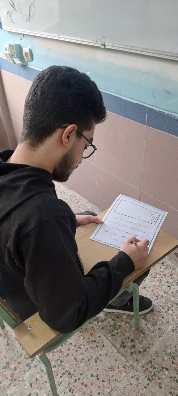 گفت وگوبا محمدیاسین افتخاریان; با304 پاسخ صحیح دوازدهم تجربی/ساری