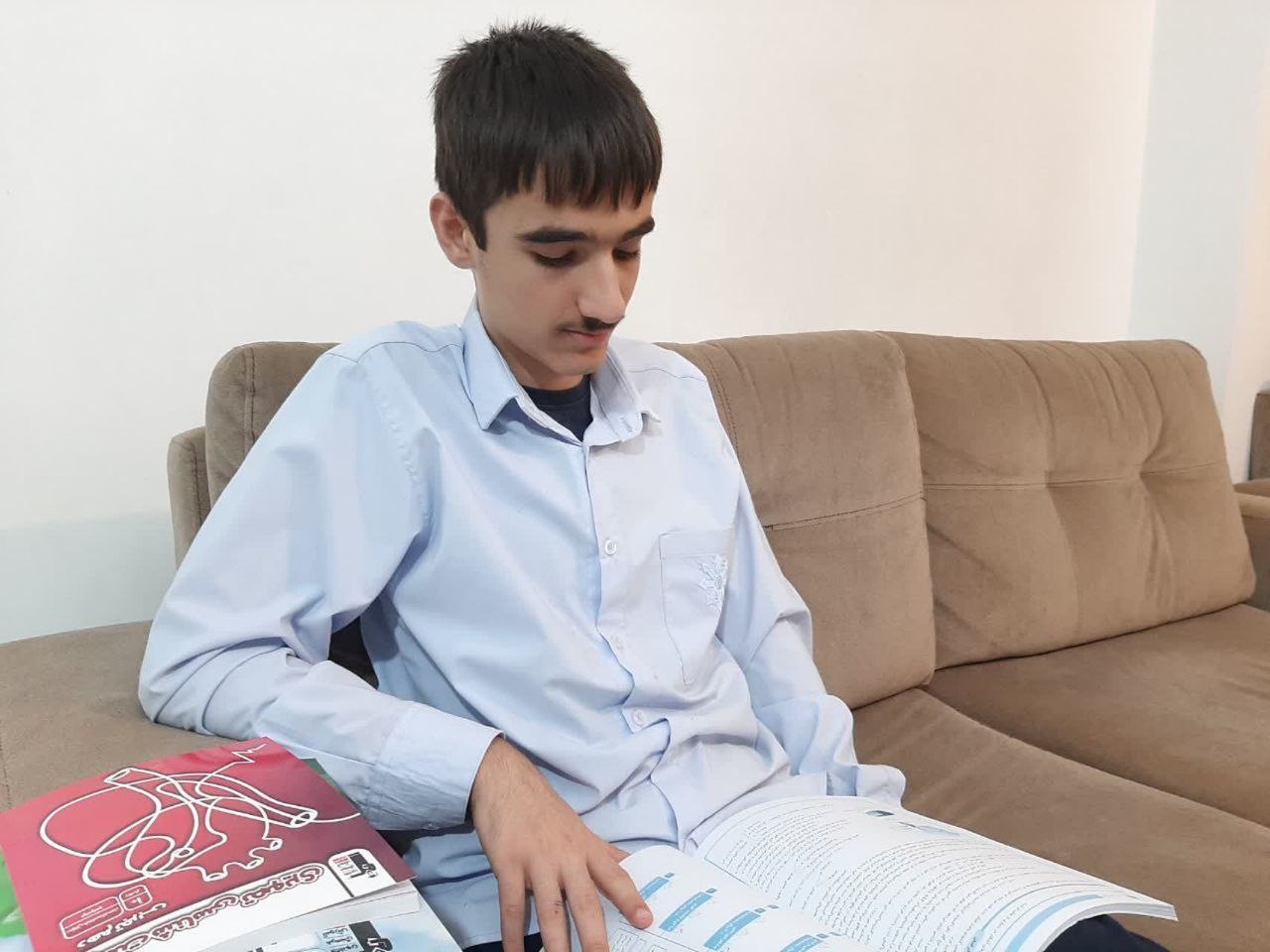 گفت وگوبا محمد عابدی ;با 302 پاسخ صحیح  دهم تجربی از ساری