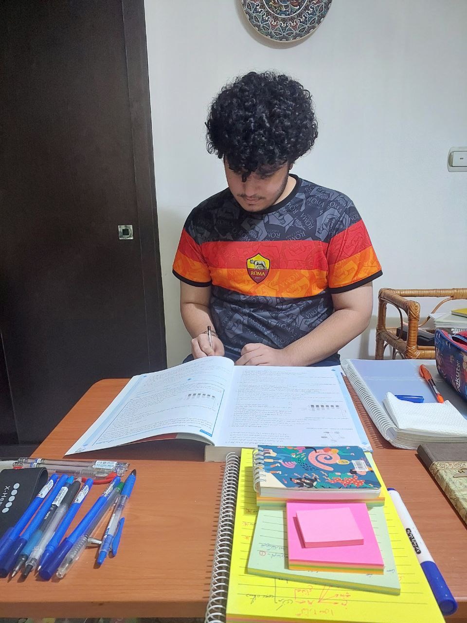 گفت وگوبا آرتا معتمدی ; با 695 پاسخ صحیح یازدهم تجربی از ساری