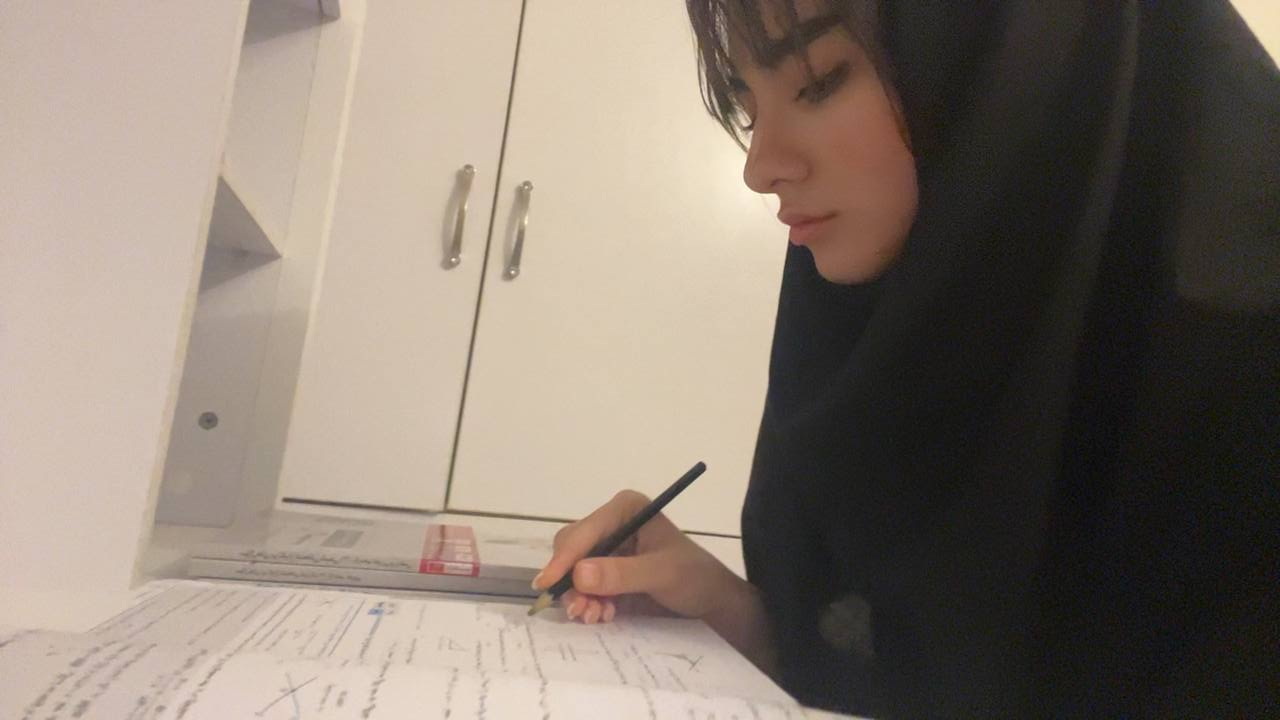 گفت وگوبا روژینا محسنی پویا;برنامه‌ریزی منظم یازدهم تجربی از ساری