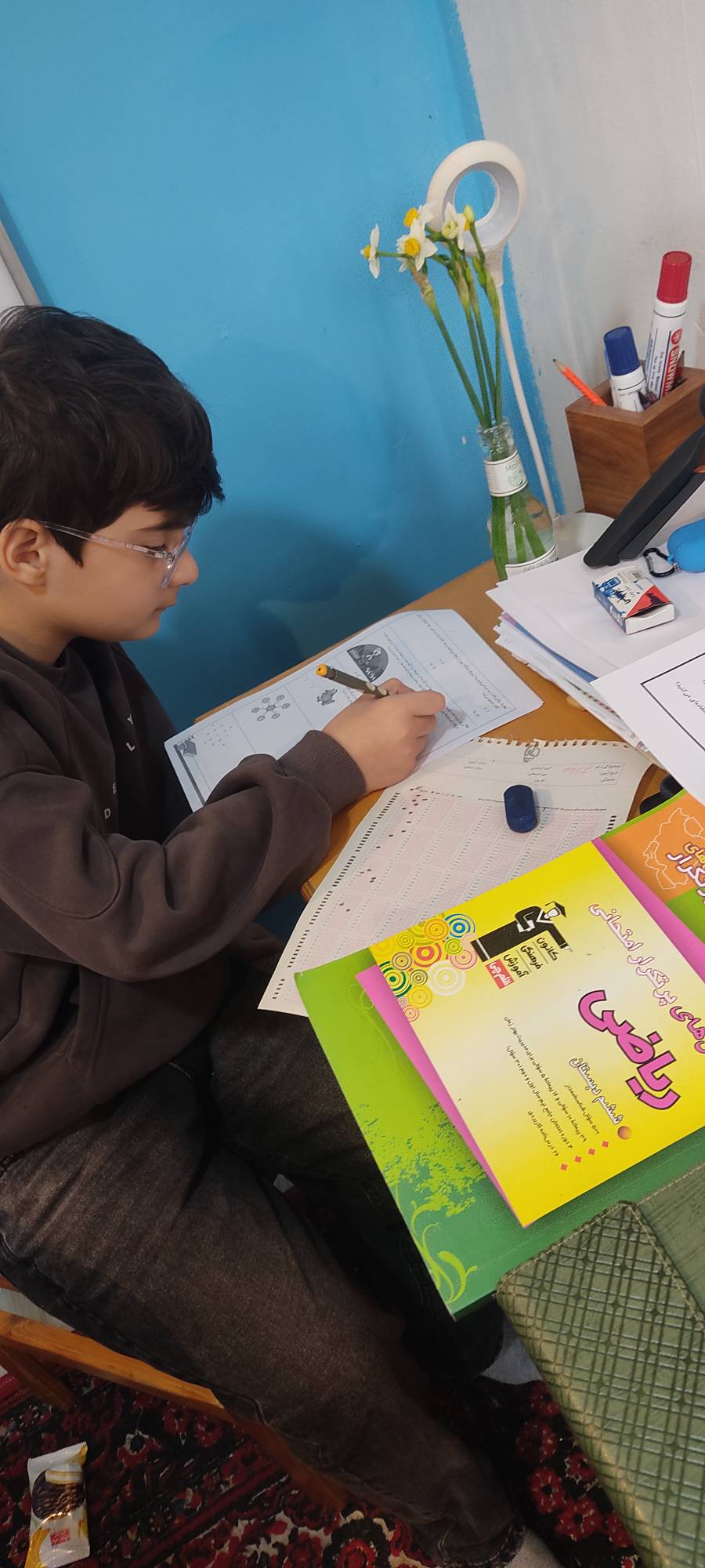 گفت وگوبا امیرحسین یوسفی ;با 201 پاسخ صحیح  ششم از ساری