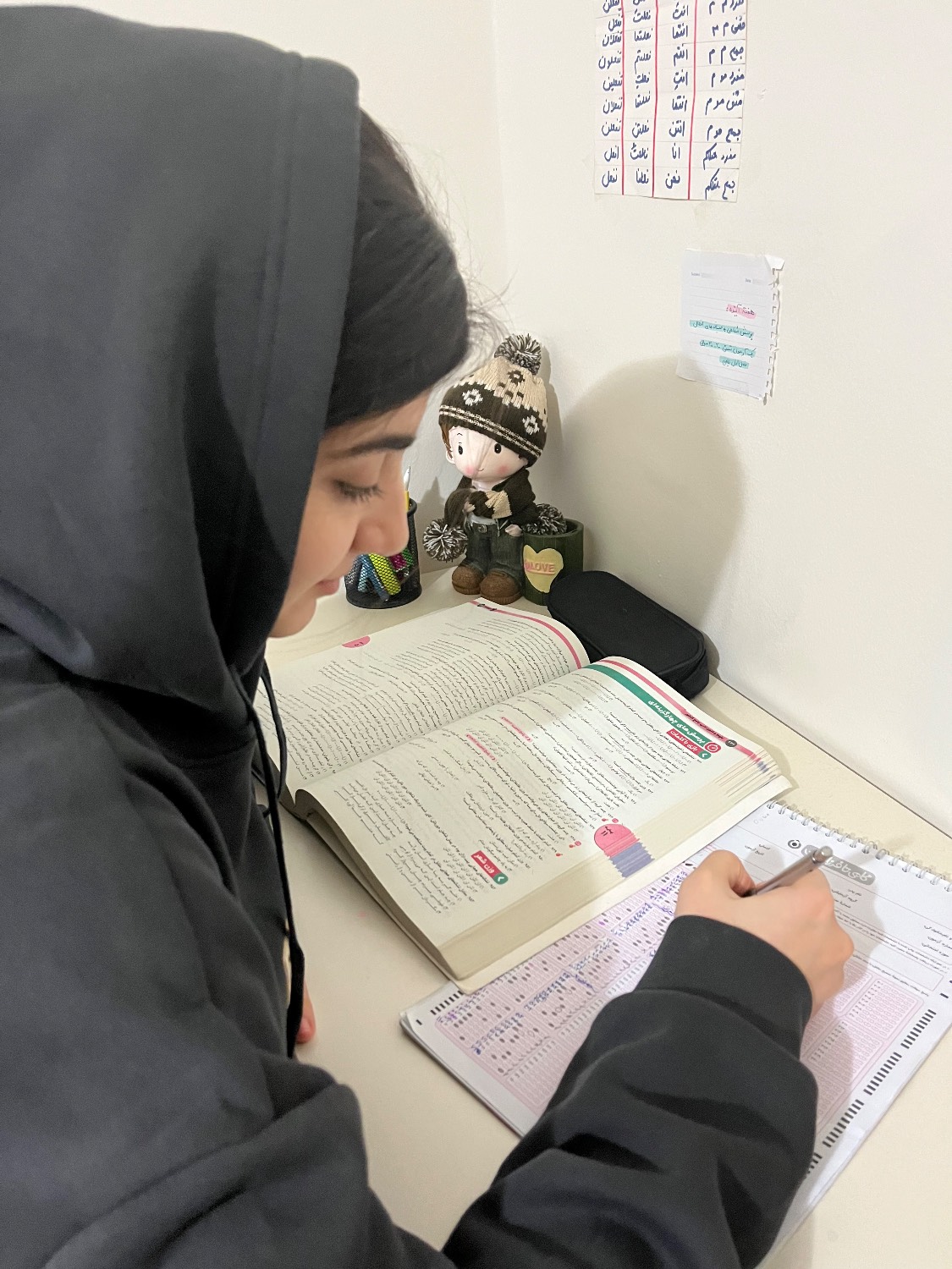 گفت وگوبا فاطیما حاجی مزدارانی ؛با447پاسخ صحیح یازدهم انسانی/ساری