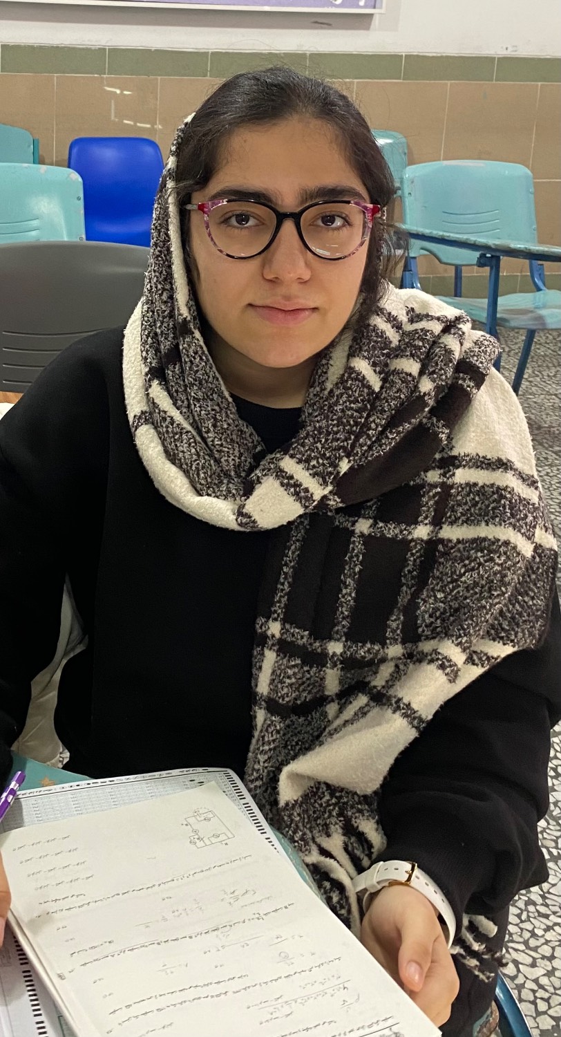 گفت و گو با گلبرگ فلاح ؛با 426 پاسخ صحیح یازدهم تجربی از ساری