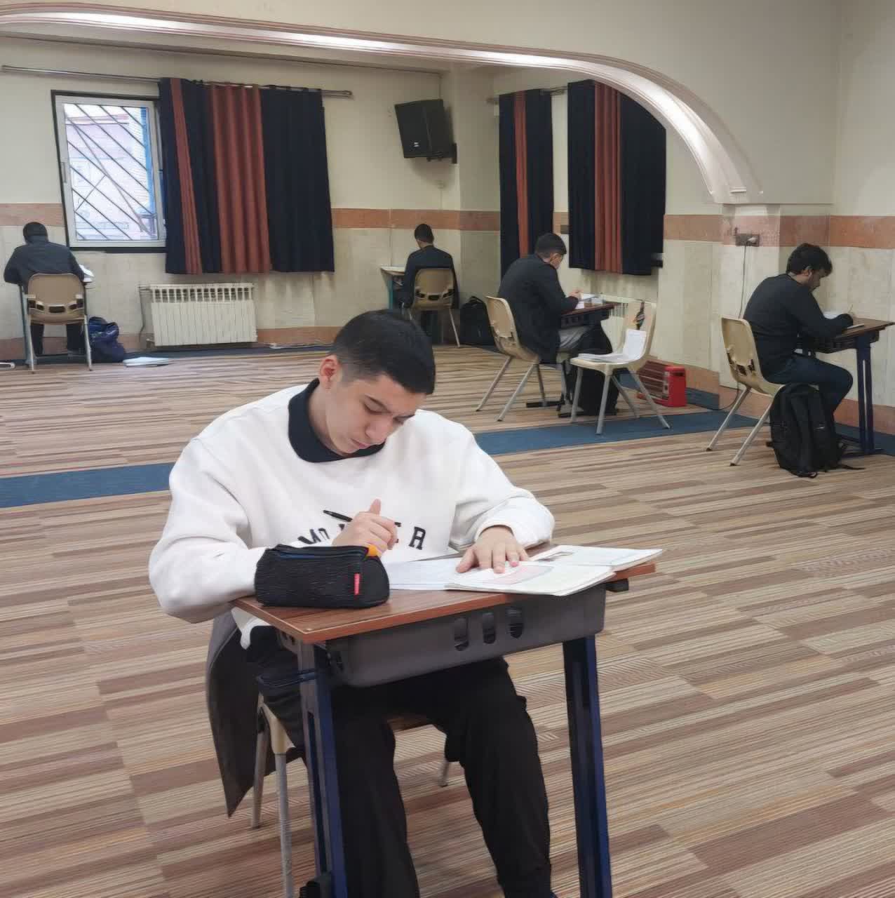 گفتگو با فواد هاتفی قهرمان پیشرفت دوازدهم انسانی