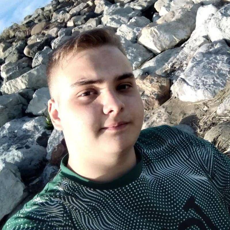 گفتگو با محمد امین اکبریان قهرمان پیشرفت یازدهم تجربی