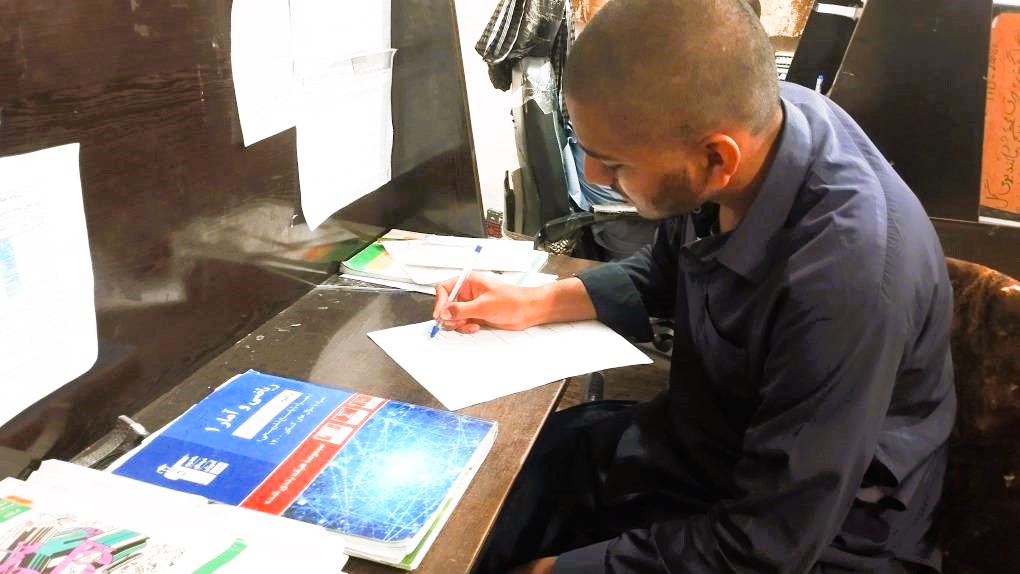 مصاحبه با امید حسین بر قهرمان پیوستگی از سراوان