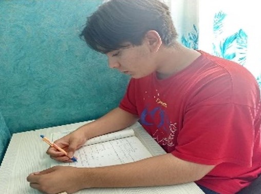 عرفان غلامی هنگامیکه از درستی جواب اطمینان دارم پاسخ می‌دهم