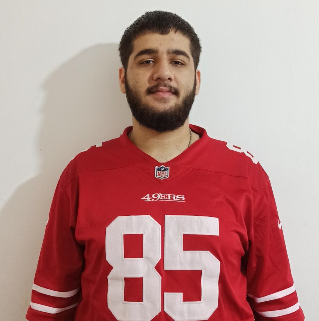 آرش معصومی برای پیش خوانی فیلمهای پیشرفت فیزیک واقعا عالی بود