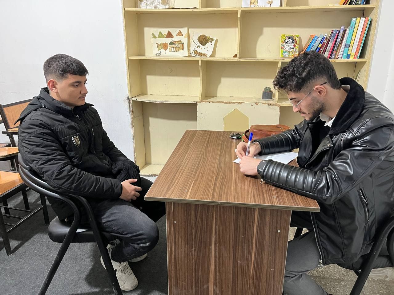 امیررضا شاکری کارنامه زودهنگام را از اپلیکیشن کانونیها میگیرم